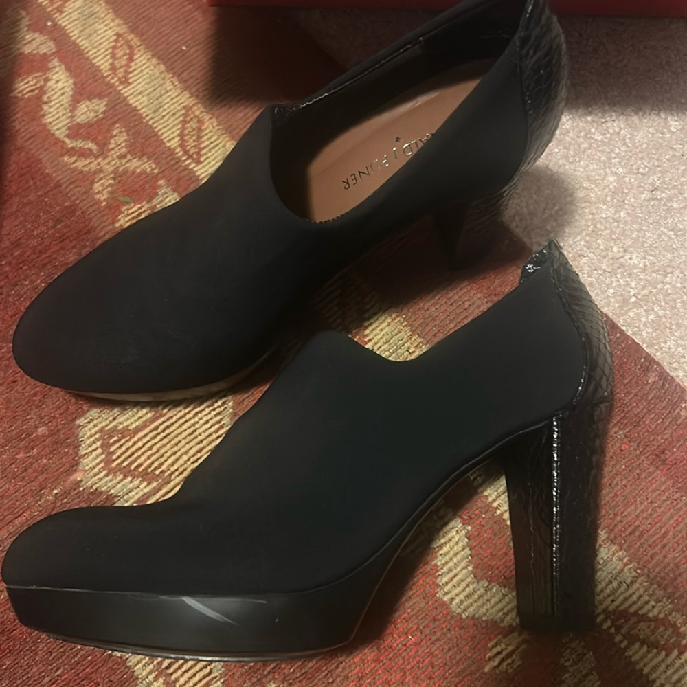 Donald Pliner Heel Black